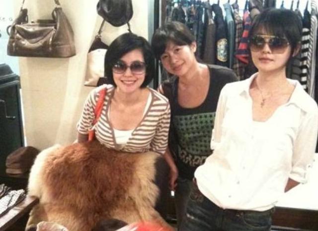 大小S還有個不為人知的親姐姐，一張超模臉不出道真可惜！