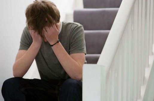 男子娶40歲大媽，第二天大媽卻賴床不起，男子揭開被單  興奮大喊：撿到寶了