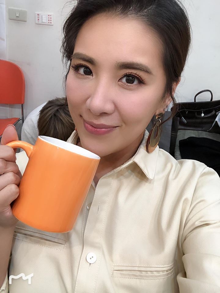 新戀情認證？小禎被直擊「揪新歡出國慶生」連爸爸都出動了　18親友助陣「海放李進良在台灣」