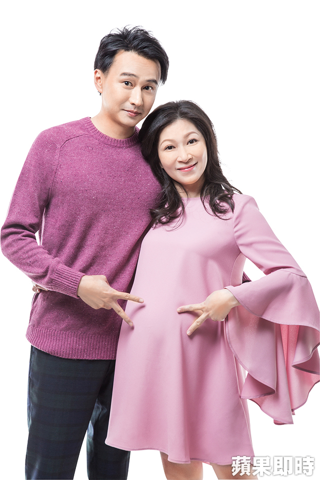 龍鳳胎報到！46歲女星顏嘉樂剖腹產  醫生助攻「姐弟變兄妹」：小名藏父愛