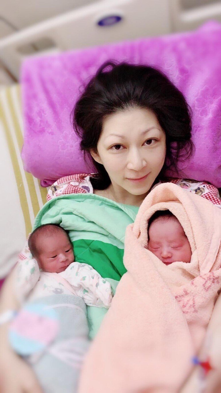 喜得龍鳳胎！顏嘉樂「為求子挨百針」為母則強　3個月沒孕吐卻煎熬：寧可受苦證明他在