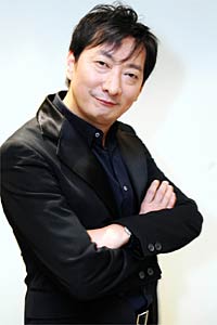 生吃小強臭味3天才散！九孔奮鬥九年「拍到百億大片」：成功需要付出