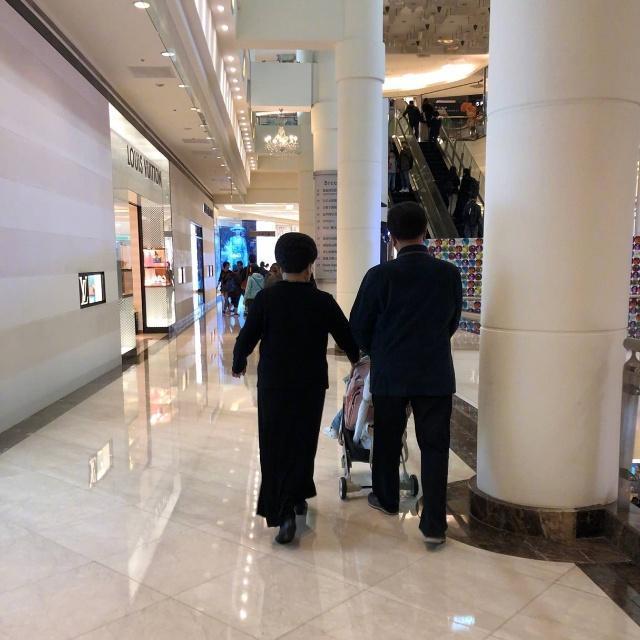 伊能靜曬出女兒小米粒近照「搖身一變成活力少女」！「繼承媽媽強大基因」穿什麼都好看