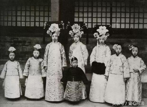 皇妃休夫！她主動和「末代皇帝提離婚」嫁給車夫　走後丈夫笑憶：我沒錢卻得到皇妃真愛