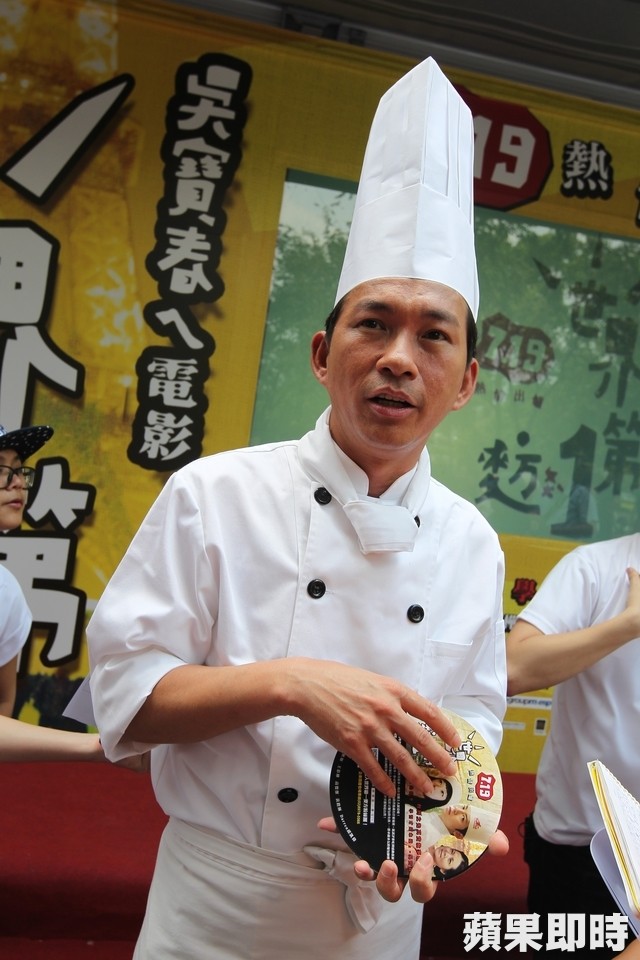 吳寶春高喊「我是中國人很驕傲」兩邊網友全抵制　韓國瑜「陪開記者會救援」原因曝光　