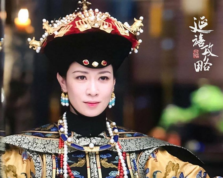 佘詩曼羞曝「兒時走光照」網友全被萌翻！五歲時父親離開…她成「爸爸」角色：我學不會脆弱