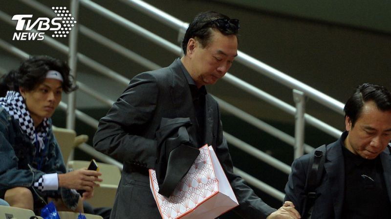 守住國家顏面！嚴凱泰16年前「神救援台日職棒賽」　關鍵人宋楚瑜「一通電話」撥給連戰