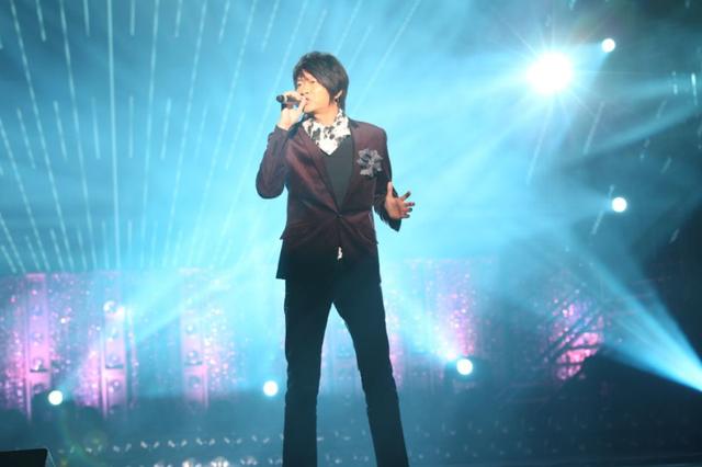 游鴻明因女兒再爆紅！ 19歲愛女「逆天顏值」美到驚艷網友　他從情歌王子變「國民岳父」