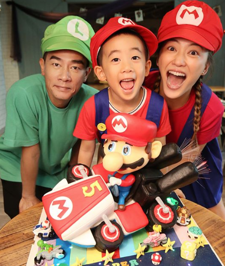 報喜訊啦！應采兒開心宣布「終於有隊友」　粉絲驚見「床上有亮點」嗨喊：真的懷孕了