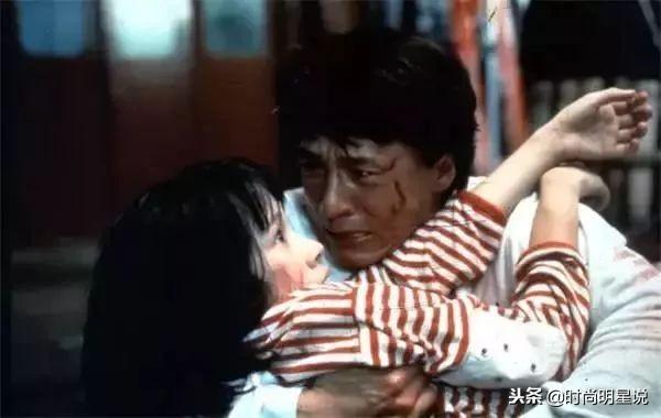 天生娃娃臉，嫁入豪門卻要靠佘詩曼救濟，42歲被老公寵成公主