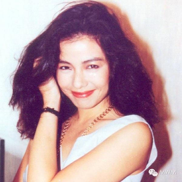 58歲鍾楚紅素顏照曝光,滿臉皺紋毫不在意,堅持不整容、不修圖:最美的女人,就是呈現最真實自己