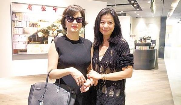 58歲鍾楚紅素顏照曝光,滿臉皺紋毫不在意,堅持不整容、不修圖:最美的女人,就是呈現最真實自己