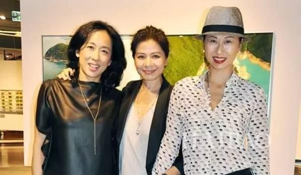 58歲鍾楚紅素顏照曝光,滿臉皺紋毫不在意,堅持不整容、不修圖:最美的女人,就是呈現最真實自己