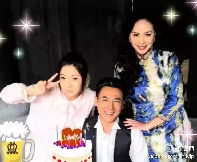 田麗：不能給我愛情「還來分我麵包」勇敢離婚2次的她「53歲依然美麗從容」享受單身生活