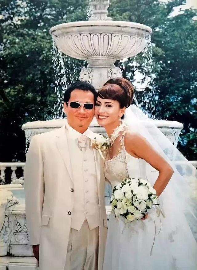 田麗：不能給我愛情「還來分我麵包」勇敢離婚2次的她「53歲依然美麗從容」享受單身生活