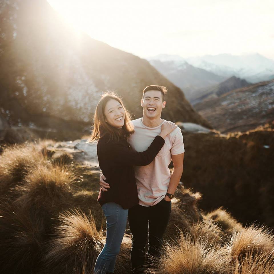 連伴娘都淪陷！新郎率領「300壯士伴郎團」迎娶新娘　養眼伴郎群「正面近照曝光」爆紅：每個都極品