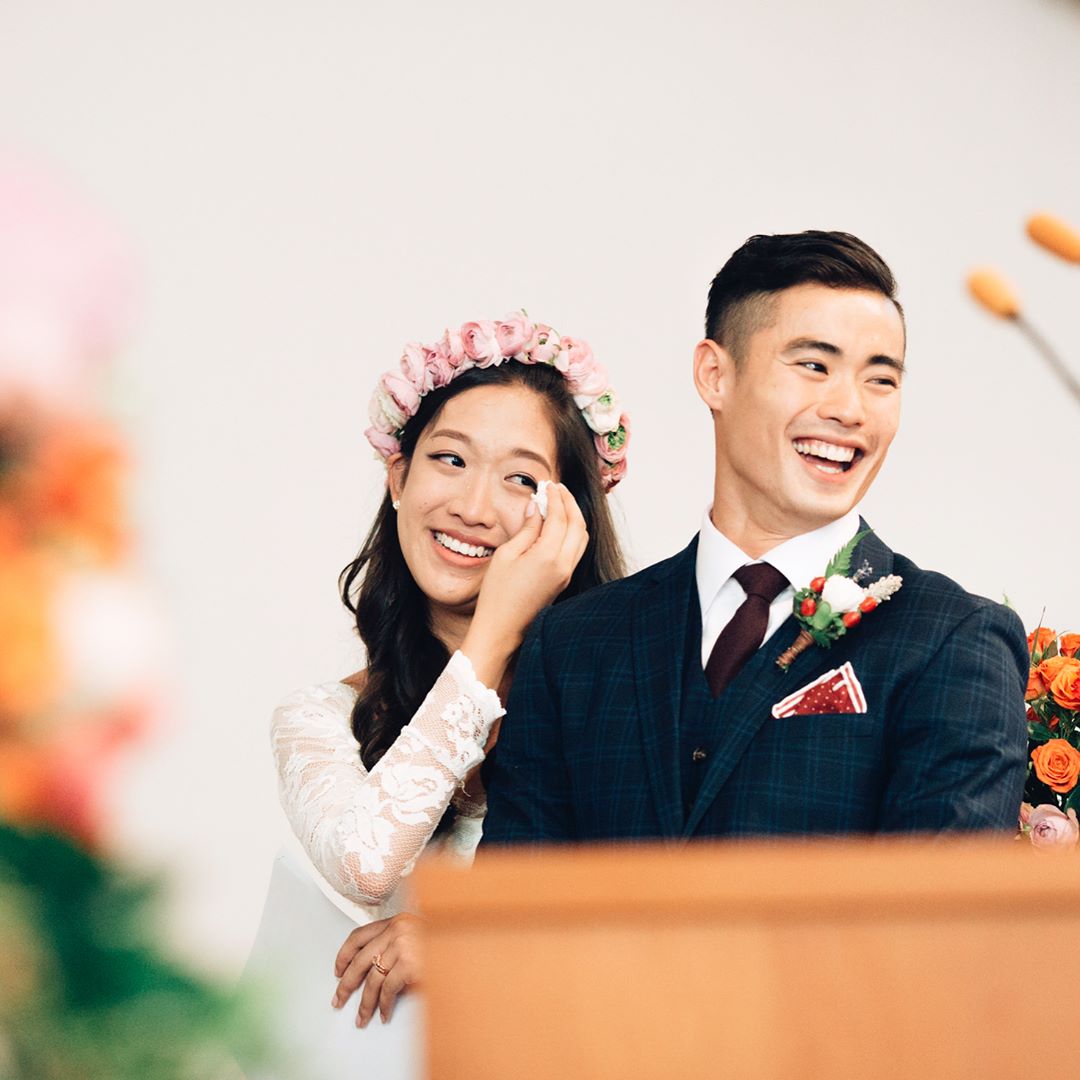 連伴娘都淪陷！新郎率領「300壯士伴郎團」迎娶新娘　養眼伴郎群「正面近照曝光」爆紅：每個都極品