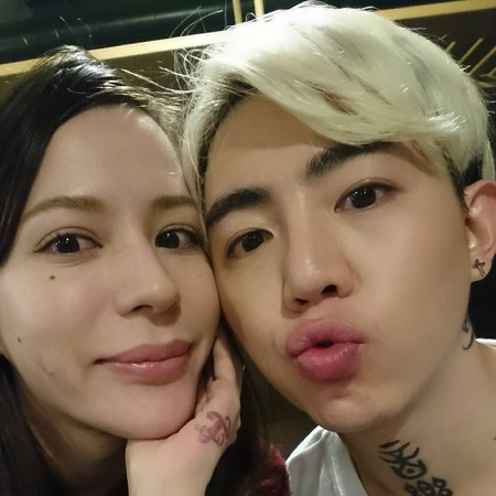 妻打排卵針求子痛到哭！謝和弦愛妻宣言「沒有小孩也很好」網友羨：這種男人哪裡找