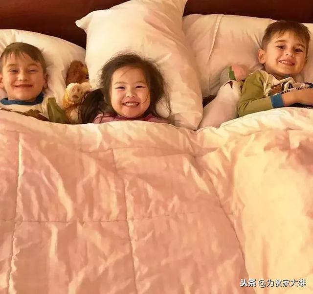 在愛中長大！4歲女孩「領養2年前後驚人對比」  一張張都讓父母暖哭：感謝妳願意來我身邊