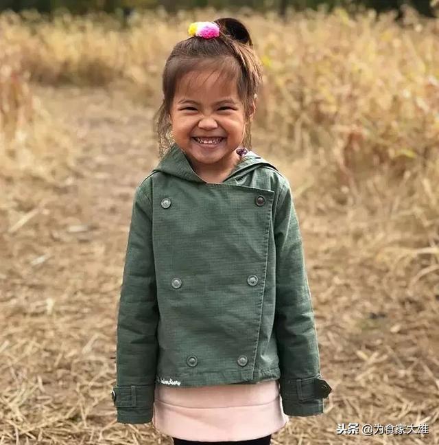 在愛中長大！4歲女孩「領養2年前後驚人對比」  一張張都讓父母暖哭：感謝妳願意來我身邊
