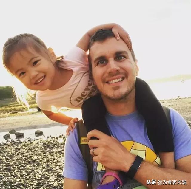 在愛中長大！4歲女孩「領養2年前後驚人對比」  一張張都讓父母暖哭：感謝妳願意來我身邊