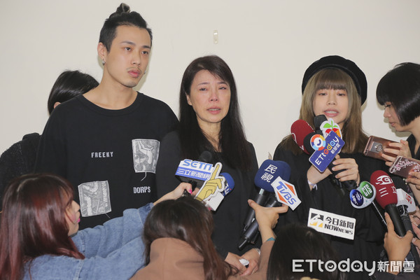 安迪告別式時間確定！「訃聞曝光」句句催淚  送行方式阿娥「頭七擲筊」：老婆做主他都高興