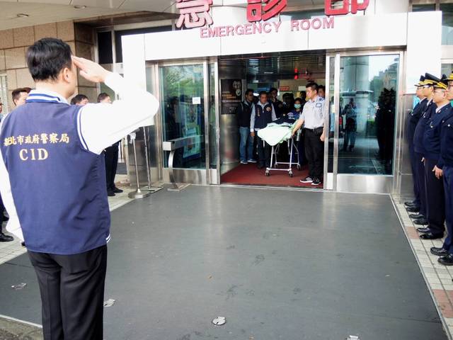 慟！新北警「冒雨採證1小時」8小時後發病  昏迷多日終拔管淚崩：任務結束了...