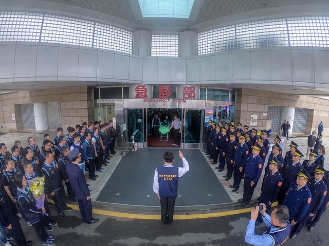 慟！新北警「冒雨採證1小時」8小時後發病  昏迷多日終拔管淚崩：任務結束了...
