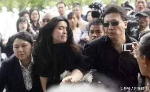 香港街頭巨星無人理！周潤發「買菜搭公車」 古天樂「街頭漫步」毫無遮掩：藝人只是人