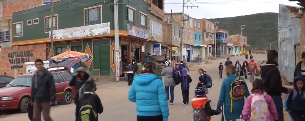 哥哥是父母！11歲的他「獨自養活3個弟弟」直到警察上門   懂事讓人佩服：努力活著