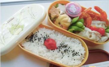 我懷孕帶午餐上班，一天拿錯了婆婆給小姑子的盒飯，打開盒飯我紅了眼