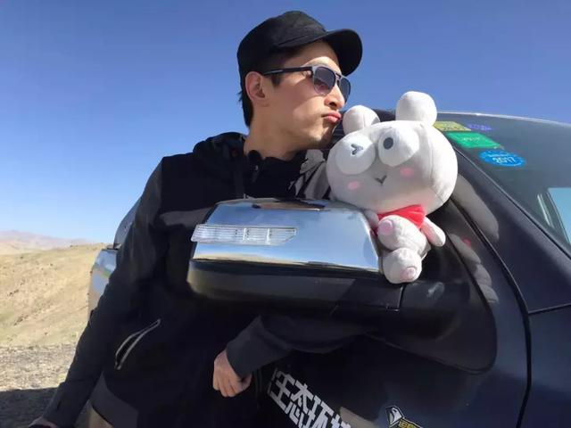 連胡歌都敬佩的女人！ 十年來為環保吃素  積極獻身公益活像「苦行僧」 他讚嘆：只能仰望她