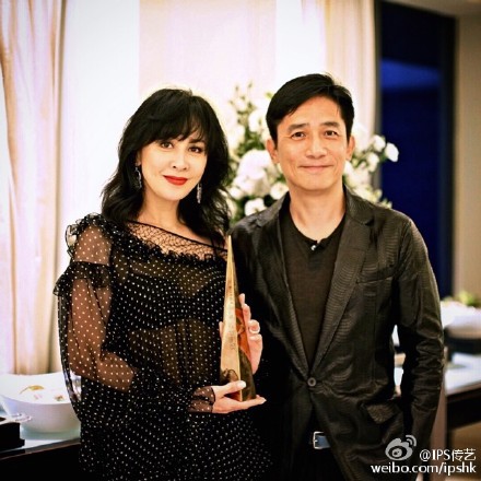 劉嘉玲如何讓梁朝偉愛29年？被問到「情敵張曼玉」她的回應讓人恍然大悟：先夠愛自己