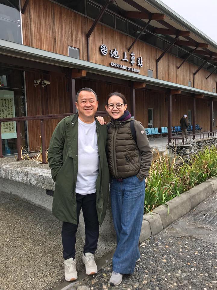 曾寶儀「擺脫星二代光環」從不靠爸　堅持不婚「臉書全是家人照片」令人動容