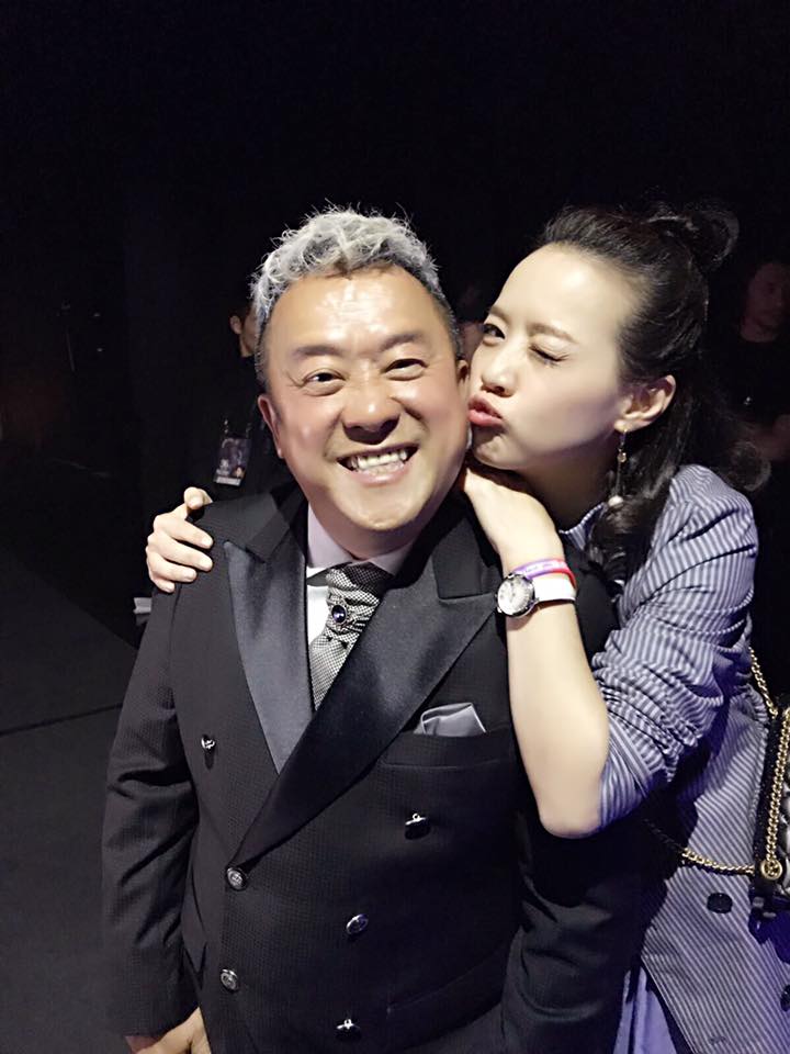 曾寶儀「擺脫星二代光環」從不靠爸　堅持不婚「臉書全是家人照片」令人動容