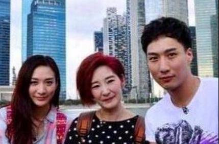 同父同母不同命！ 姐姐成「凍齡香港影后」 她卻17歲未婚生子  等不到對方離婚「仍不後悔」