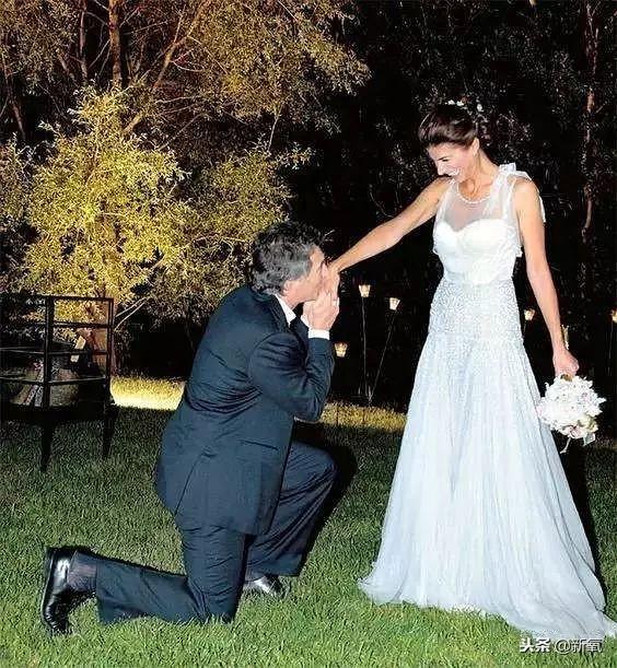 35歲的單親媽媽，健身房遇真愛，對方是國家總統，獨對她著迷：看完全身照明白了！