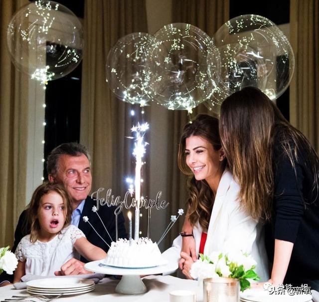 35歲的單親媽媽，健身房遇真愛，對方是國家總統，獨對她著迷：看完全身照明白了！