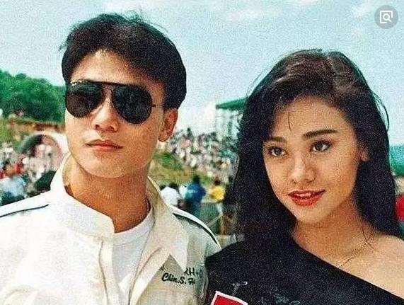 她一婚嫁武術明星，二婚嫁「大20歲富豪」！如今49歲與兒子同框像姐弟美翻