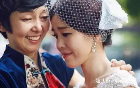 新婚夜老婆發高燒，老公冒雪買藥，忘拿手機返家時....竟發現老婆「真面目」