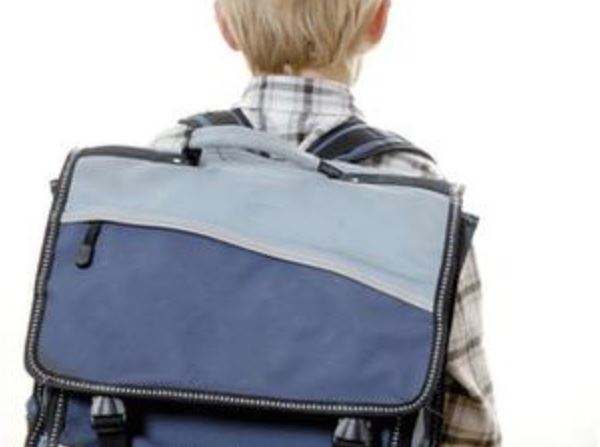 兒子去麥當勞上廁所「偷偷抽光衛生紙」！媽媽發現沒責罵「下秒決定溫柔反問」讓他秒去認錯