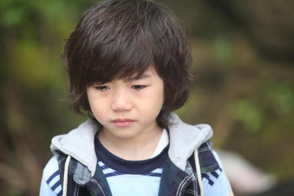 兒子去麥當勞上廁所「偷偷抽光衛生紙」！媽媽發現沒責罵「下秒決定溫柔反問」讓他秒去認錯