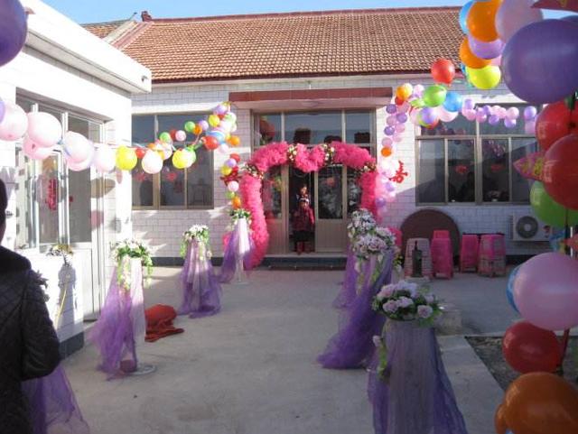  丈夫走後我養大小叔子，小叔子結婚不見新娘，伴娘拉我上台，我淚目