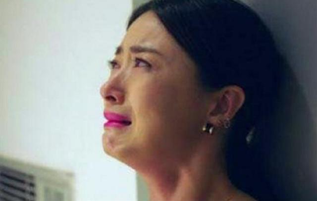  丈夫走後我養大小叔子，小叔子結婚不見新娘，伴娘拉我上台，我淚目