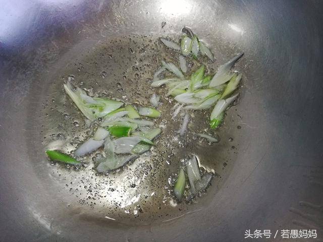 別再用韭菜炒雞蛋了，用它炒雞蛋，脆嫩爽口，好吃到停不下筷子