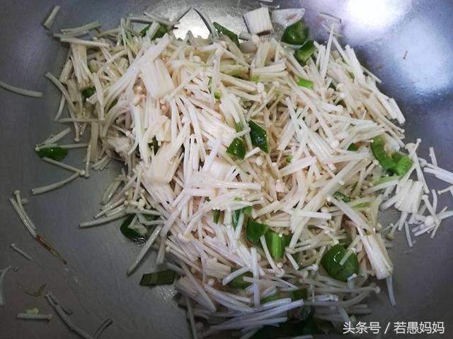 別再用韭菜炒雞蛋了，用它炒雞蛋，脆嫩爽口，好吃到停不下筷子