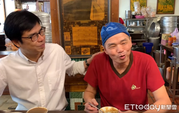 肉粽店挺陳其邁「遭韓粉狂洗負評」老闆委屈落淚　陳其邁登門安慰「韓國瑜政營也回應了」 