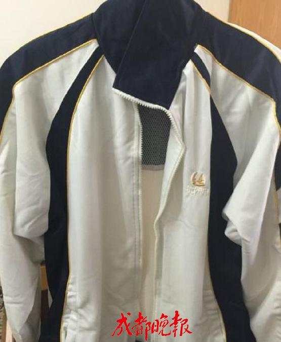 31歲上班族「3年來每天穿高中校服」騙媽媽　飆淚真相曝光...網全看哭：太孝順了！