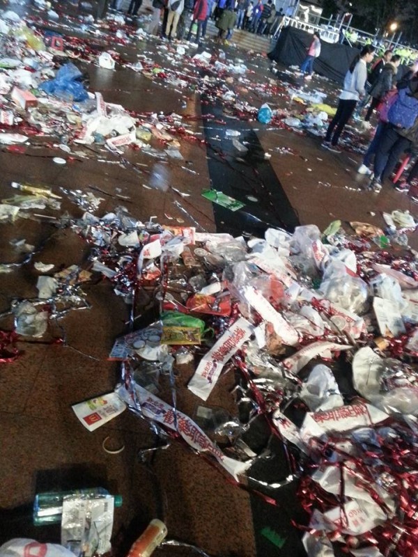 還以為跨年！新北耶誕城演唱會「擠爆20萬人」嗨翻　深夜「散場後一幕」民眾全看傻：太驚訝了