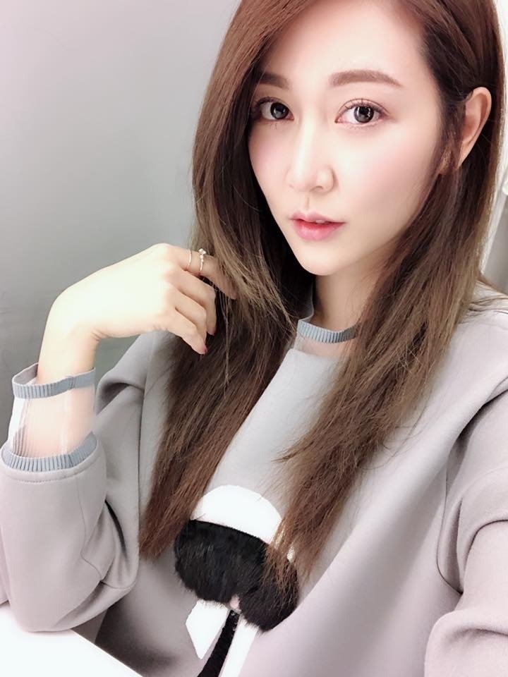 進廠維修過?曾莞婷17年前「圓臉塌鼻舊照曝光」粉絲認不出來 她高EQ回應網讚:「果然是女神」